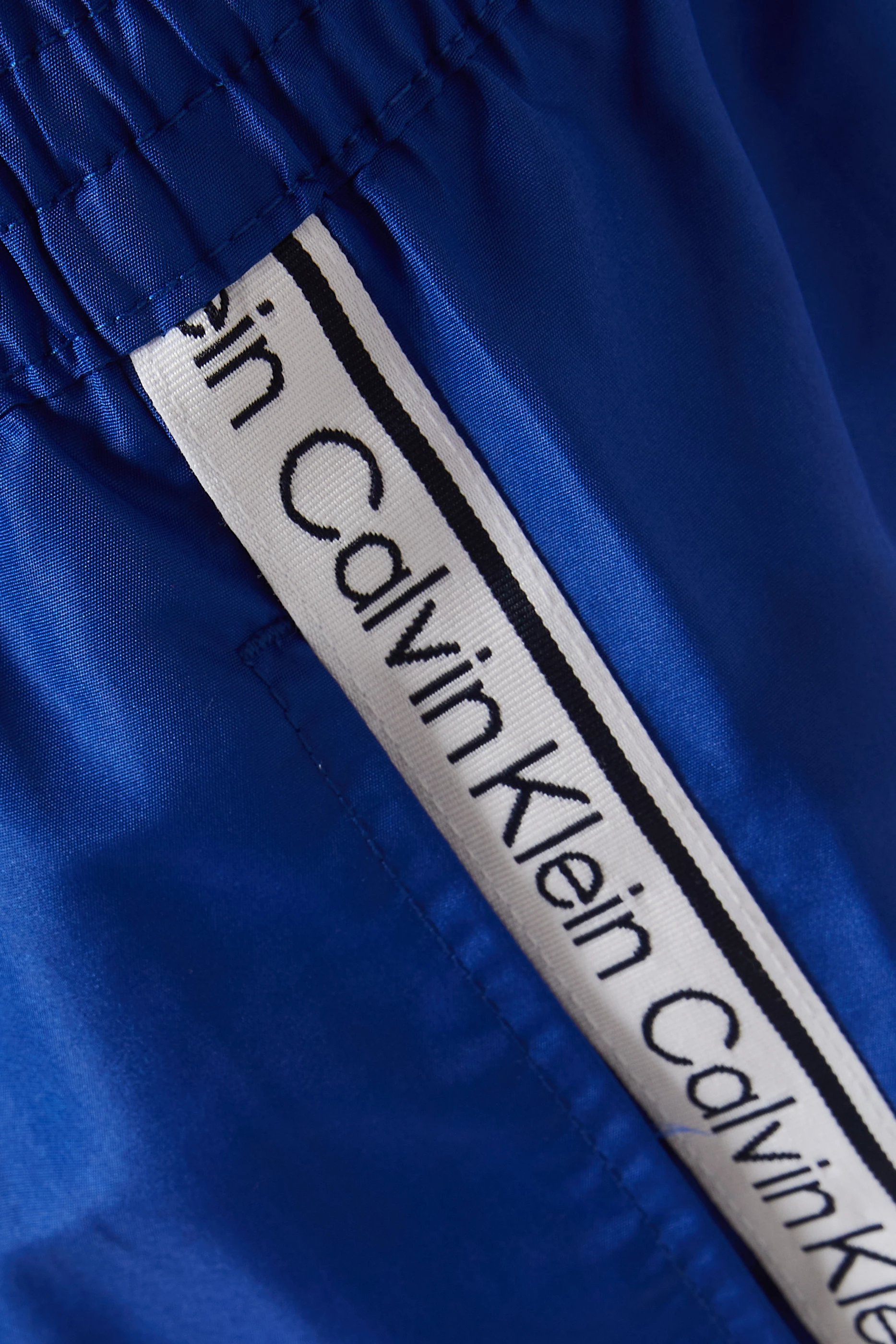 Shop Calvin Klein Blue Medium Drawstring Swim Shorts in Nylon for MEN |  Ounass Saudi Arabia