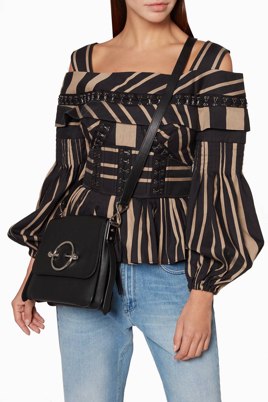 black disc shoulder bag